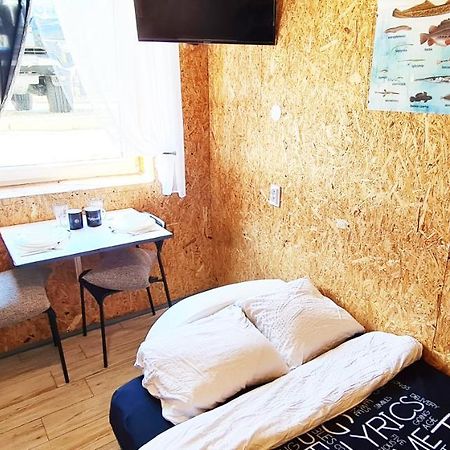 Sub Hel. Budzetowe Pokoje W Domu Z Basenem. Wokol Domu Tylko Natura. Balkon Zbyteczny. Eksteriør billede