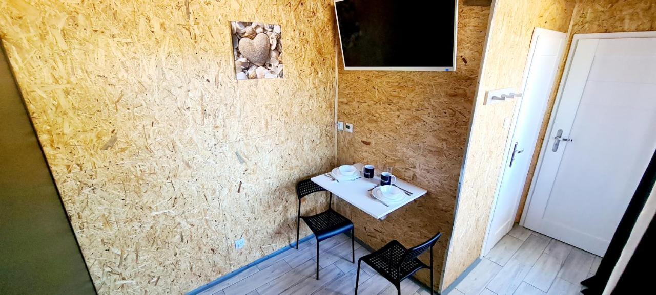 Sub Hel. Budzetowe Pokoje W Domu Z Basenem. Wokol Domu Tylko Natura. Balkon Zbyteczny. Eksteriør billede